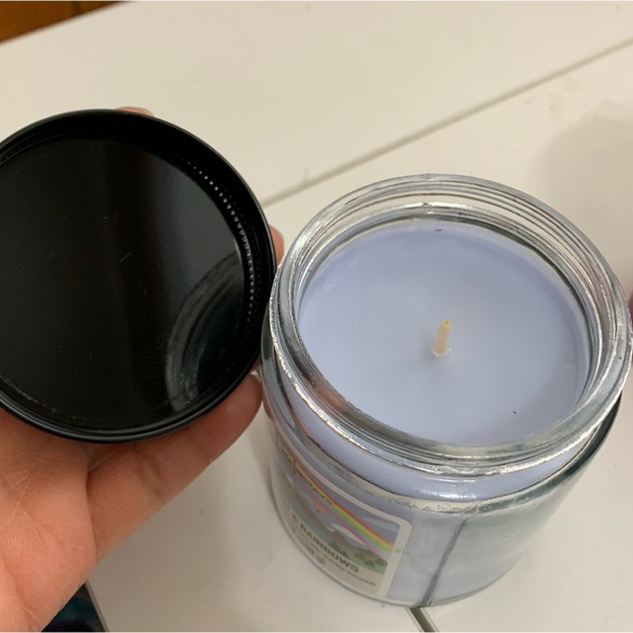 Bundle 2 pcs New Candle from CHESAPEAKE BAY 8.8 oz & MAINSTAYS 7 oz - Picture 10 of 11